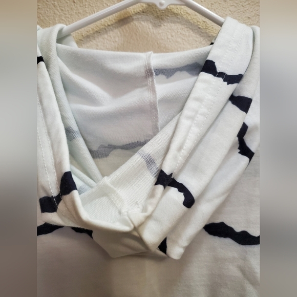 Black&White (Zebra Like) Striped Hoodie - Picture 7 of 15